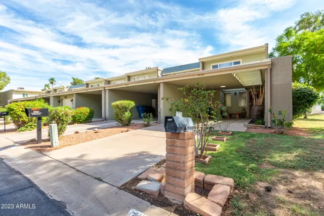 MLS: 6549686 Condo For Sale