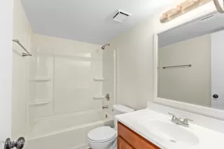 Photo #3: 6549701 Listing