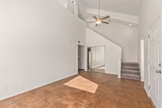 Photo #5: 6549701 Listing