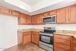 Photo #6: 6549701 Listing