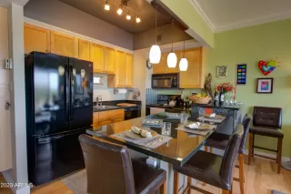 Photo #2: 6549705 Listing