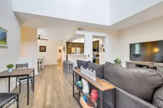 Photo #3: 6549872 Listing