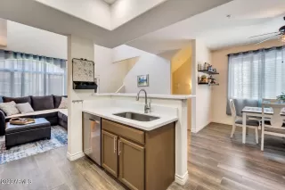 Photo #6: 6549872 Listing