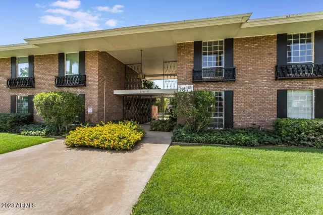 MLS: 6549978 Condo For Sale