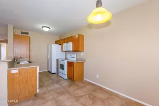 Photo #5: 6550099 Listing 
