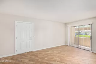 Photo #4: 6550173 Listing