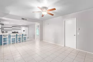 Photo #6: 6550218 Listing