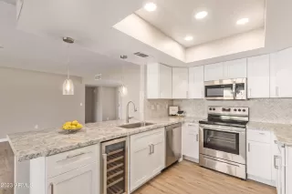 Photo #3: 6550237 Listing