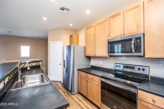 Photo #5: 6550298 Listing