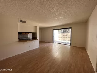 Photo #6: 6550533 Listing 