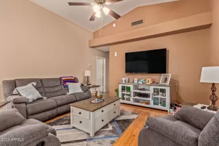 Photo #3: 6550732 Listing 