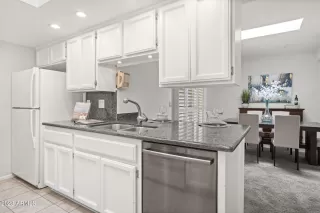 Photo #6: 6551160 Listing 