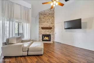 Photo #5: 6551369 Listing