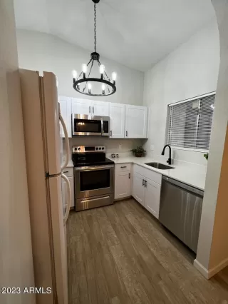 Photo #3: 6551653 Listing