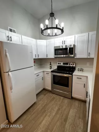 Photo #4: 6551653 Listing