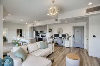 Photo #5: 6551798 Listing