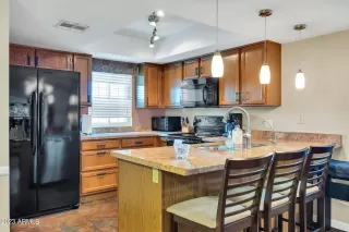 Photo #5: 6551958 Listing