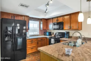 Photo #6: 6551958 Listing