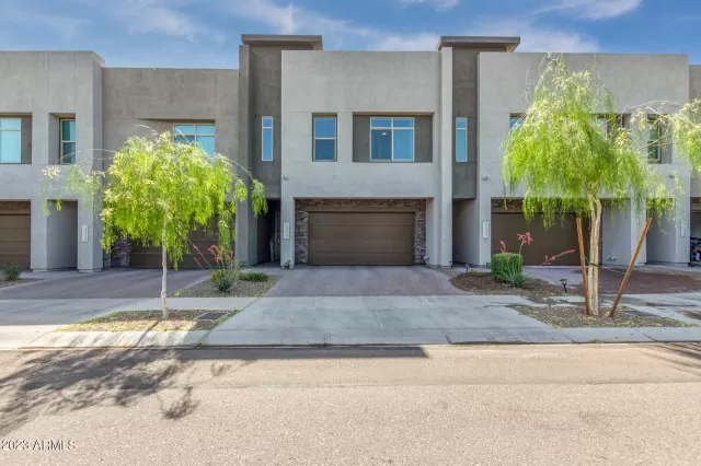 MLS: 6552061 Condo For Sale