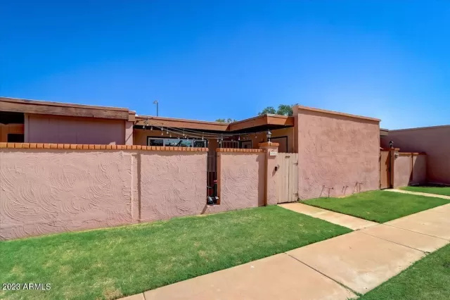 MLS: 6552364 Condo For Sale