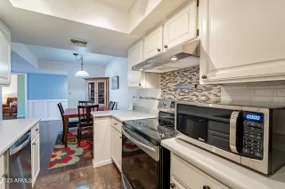 Photo #5: 6552527 Listing