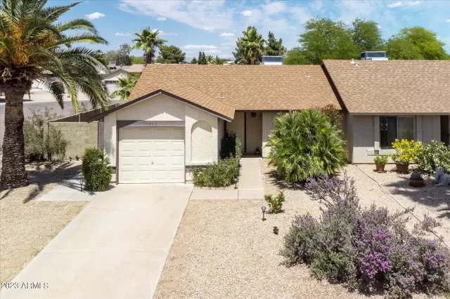 MLS: 6552572 Condo For Sale