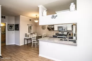 Photo #5: 6552694 Listing