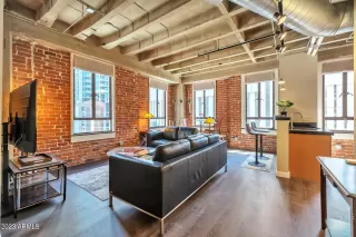 Photo #4: 6552808 Listing