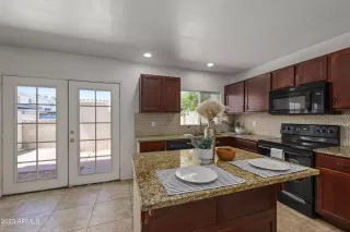 Photo #4: 6552821 Listing