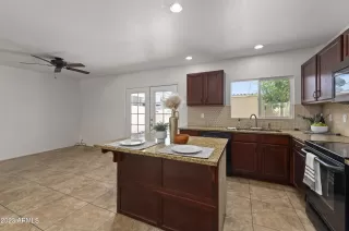 Photo #6: 6552821 Listing