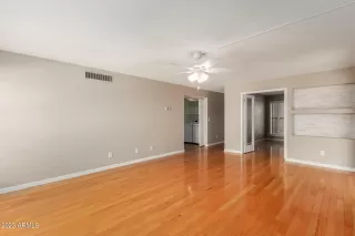 Photo #3: 6553036 Listing