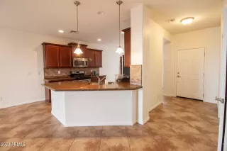 Photo #5: 6553158 Listing