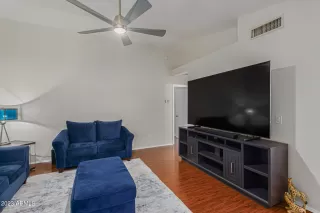 Photo #6: 6553187 Listing 