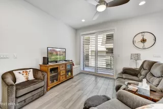 Photo #5: 6553445 Listing