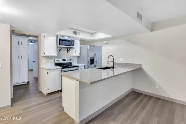 MLS: 6553553 Condo For Sale