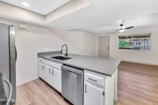 Photo #6: 6553553 Listing