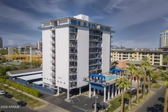 MLS: 6553704 Condo For Sale