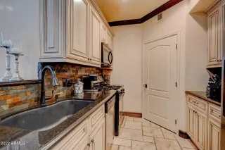 Photo #4: 6553737 Listing