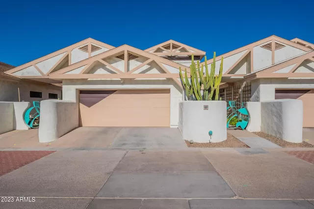 MLS: 6555228 Condo For Sale