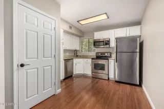 Photo #6: 6555367 Listing