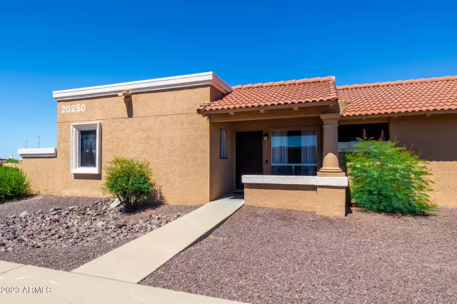 MLS: 6555704 Condo For Sale