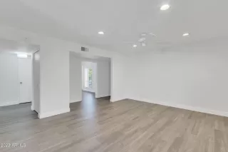 Photo #6: 6555968 Listing