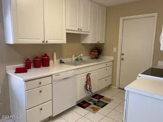 Photo #5: 6556011 Listing 