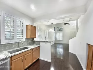 Photo #5: 6556043 Listing 