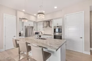 Photo #2: 6556165 Listing 