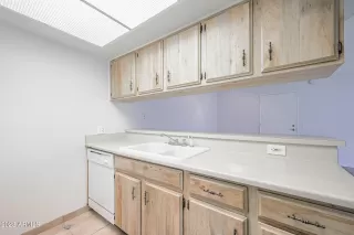 Photo #6: 6556332 Listing