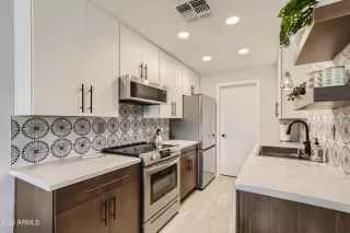 Photo #6: 6556377 Listing 