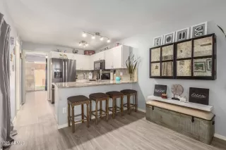 Photo #3: 6556469 Listing