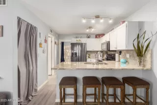 Photo #6: 6556469 Listing