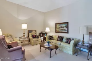 Photo #5: 6556529 Listing